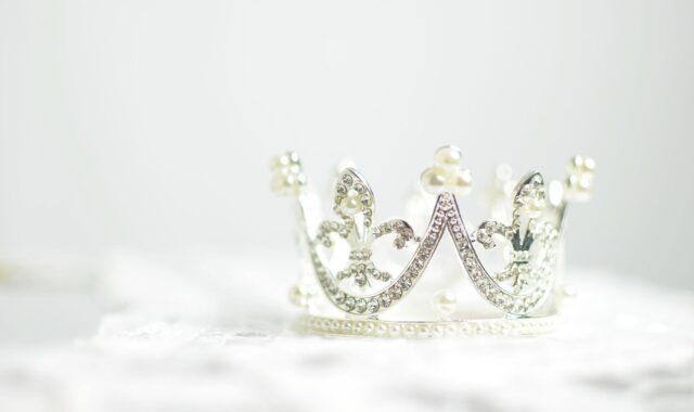 crown, tiara, crystals, diamonds, gems, glisten, jewelry, luxury, pearls, rhinestones, shining, queen, monarchy, crown, crown, crown, crown, crown, jewelry, queen
