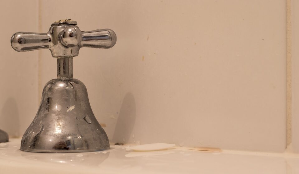 soap, tap, bathroom cleanliness, filth, wash, hygiene, production, faucet, chrome, scarce resources, sanitary, metal, plumbing, hand washing, hand wash, disease, virus, coronavirus, ncov, use, consumption, sickness, health, manufacturing, supply, brown virus, brown bathroom, brown soap