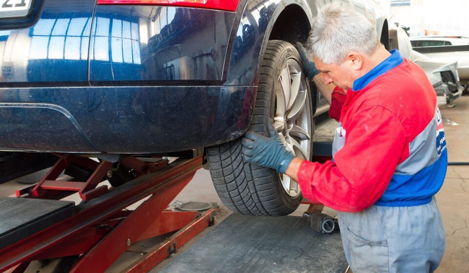 auto repair shop, repair, lifting platform, car mechanic, workwear, master, professional, man of the fold, workshop, check, responsibility, specialist, expert, help, fastening, assembly, tire, car mechanic, car mechanic, car mechanic, car mechanic, car mechanic, workwear, check, expert, expert, help