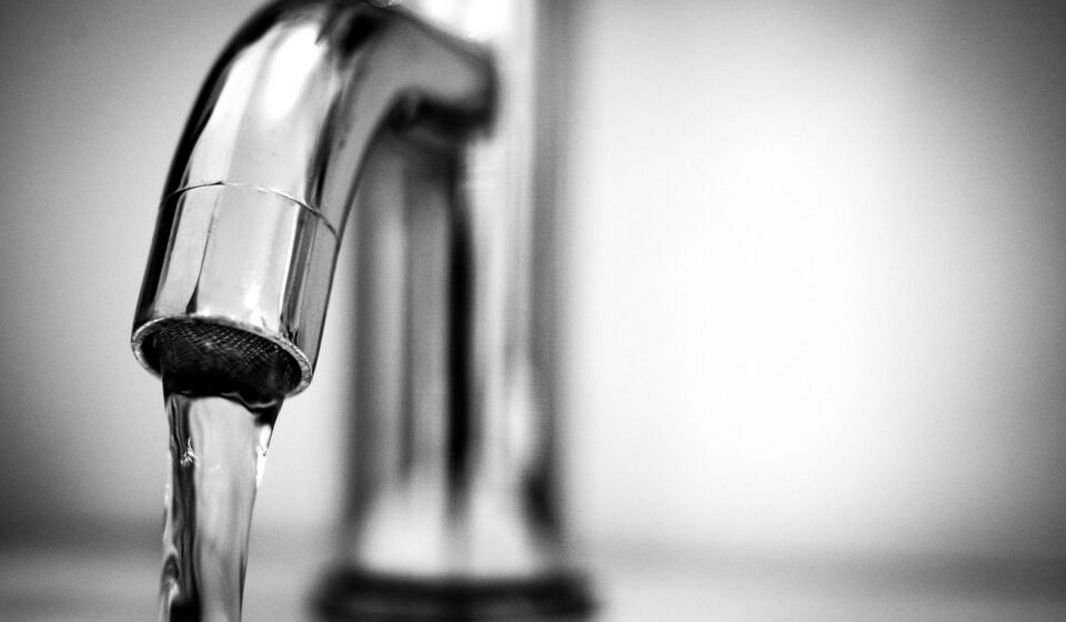 water, tap, black and white, macro, silver, shine, wet, bathroom, faucet, drink, liquid, clean, drop, fresh, metal, flow, drip, environment, nature, white, pipe, stream, kitchen, flowing, plumbing, gray water, gray kitchen, gray bathroom, gray metal, gray clean