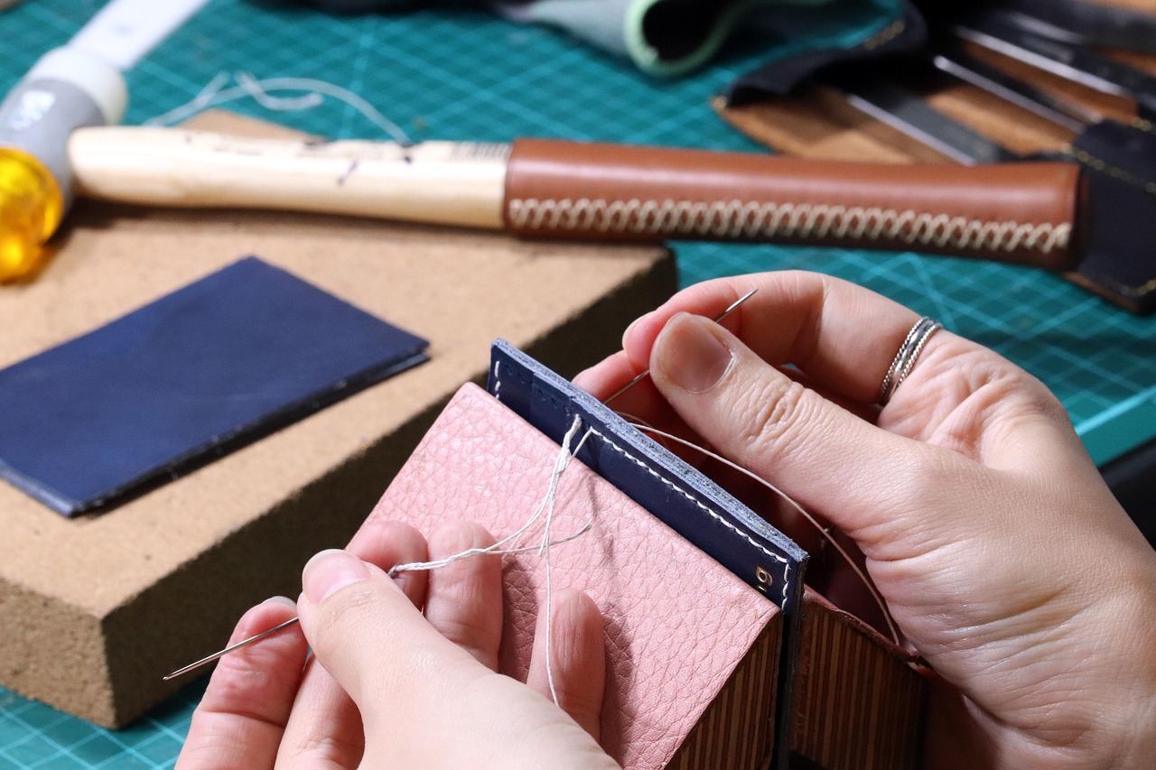 leather craft, hand, equipment, line, hobby, leather, antique, technology, education, kobo, prop, sewing, crafts, traditional, master, emotion, leather craft, leather craft, leather craft, leather craft, leather craft, leather, leather, leather