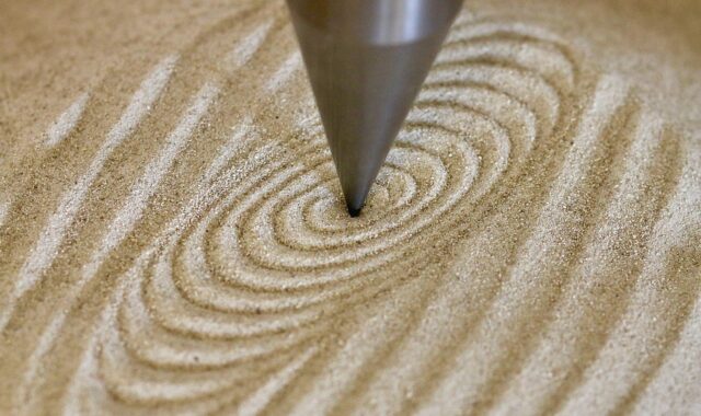 spiral, pendulum, sand, metal tip, pendulum figure, harmonious, geometric, pendulum, pendulum, pendulum, pendulum, pendulum
