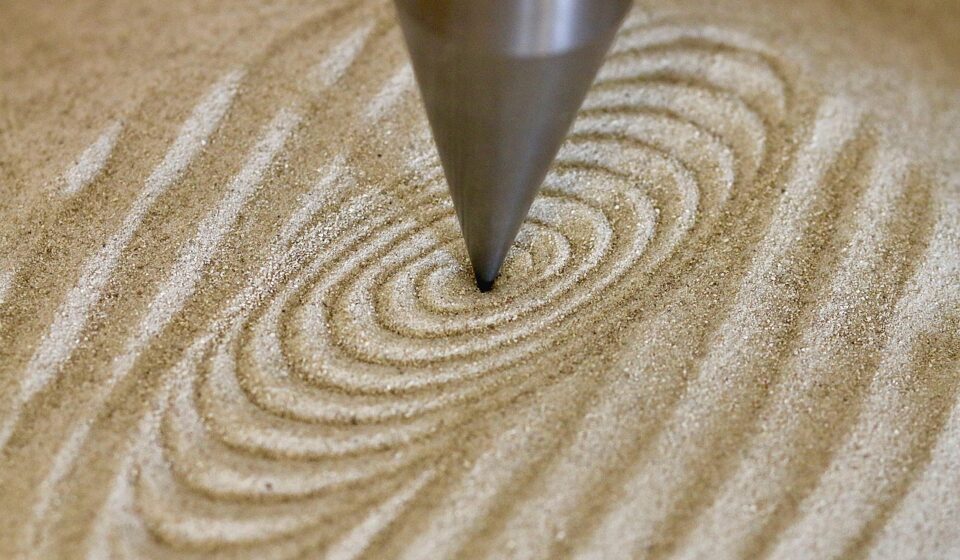 spiral, pendulum, sand, metal tip, pendulum figure, harmonious, geometric, pendulum, pendulum, pendulum, pendulum, pendulum