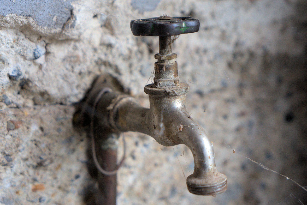 water tap, water, sanitary, fitting, old, tube, plumber, connection, nature, drops, metal