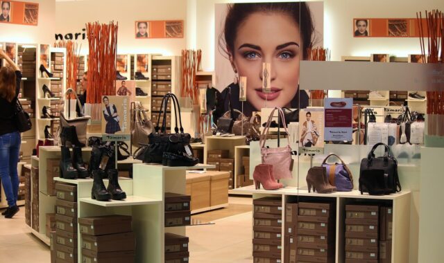 business, shoes, bags, leather goods, to buy, stroll, display, decoration, shopping, trade, high quality, to buy, shopping, shopping, shopping, shopping, shopping, trade