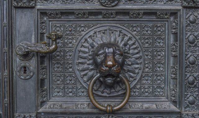 door, architecture, building, gate, entrance, church, metal, antique, old, door handle, handle, jack, handicrafts, nature, art, blacksmithing, figure, gothic, door knocker, lion, fitting, ring, lion head, door fitting, ornament, historical