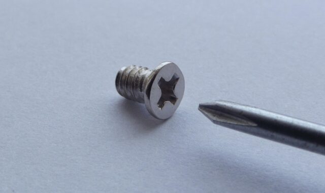 screw, screws, screwdriver, correct, tool, tools, right direction, correctly, correct, correct, correct, correct, correct