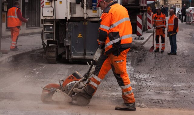 road construction, construction worker, teersäge, renovation, rehabilitation, workwear, safety clothing, helmet, warning color, noise, noise pollution, dust, fine particle pollution, orange, road construction, road construction, road construction, road construction, road construction, construction worker, construction worker, noise, noise, noise, noise pollution
