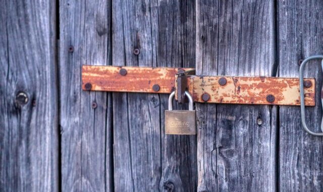 castle completed, padlock, metal, security, close, to back up, shut down, abus, secured, shut off, rust