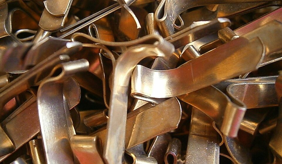 bracket, cling, office accessories, pattern clip, pattern bag clip, flat head clamp, expansion clamp, bag clip, shipping pocket clip, lots, metal, brass, sheet, copper colored, close up