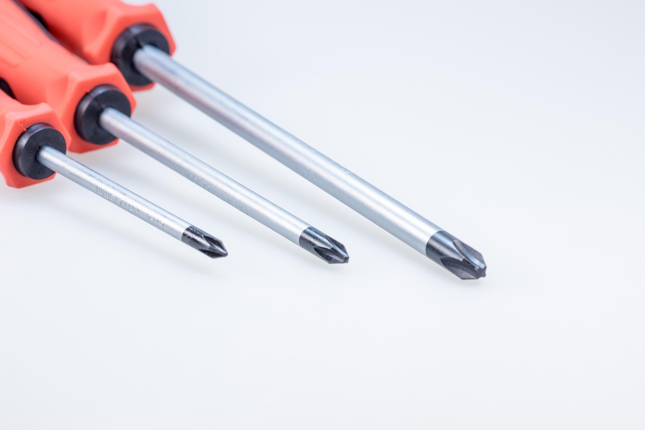 screwdriver, laptop wallpaper, full hd wallpaper, 4k wallpaper, tool, craft, windows wallpaper, red, phillips, metal, head, 4k wallpaper 1920x1080, desktop backgrounds, hd wallpaper, background, detail, mac wallpaper, work, free background, beautiful wallpaper, tool kit, free wallpaper, working device, wallpaper hd, wallpaper 4k, cool backgrounds, tools